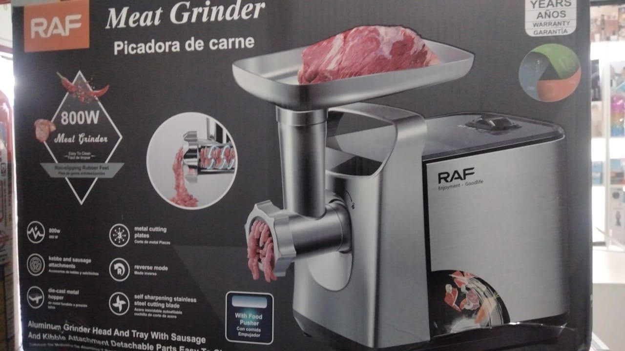 Molino eléctrico de carne plateado
